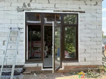 В гостевом доме выполнен комплексный проект по установке энергоэффективных окон и входных