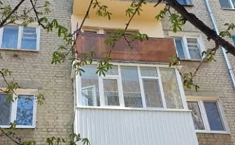 Остекление квартиры и балкона с отделкой ул. Емлютина